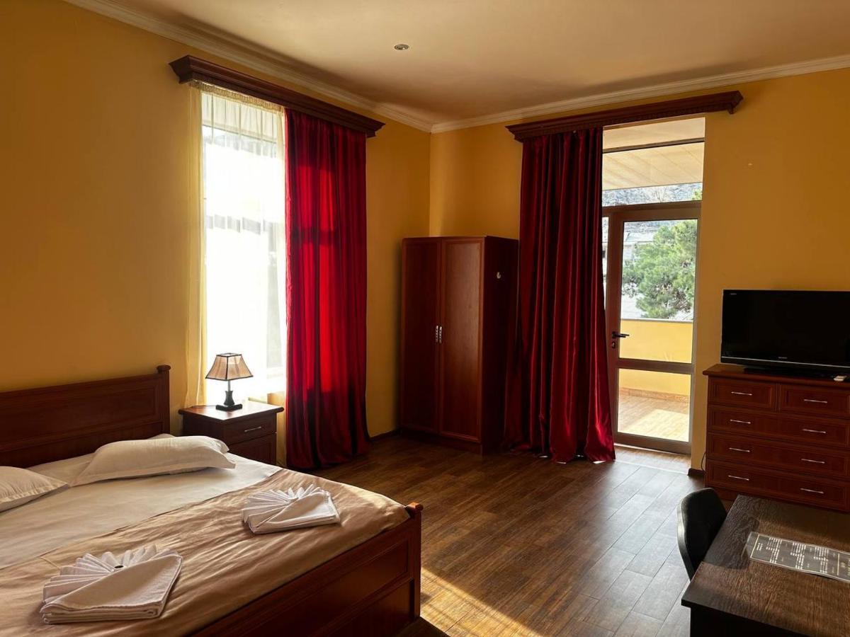 Sweet Home Hotel Meghri Εξωτερικό φωτογραφία