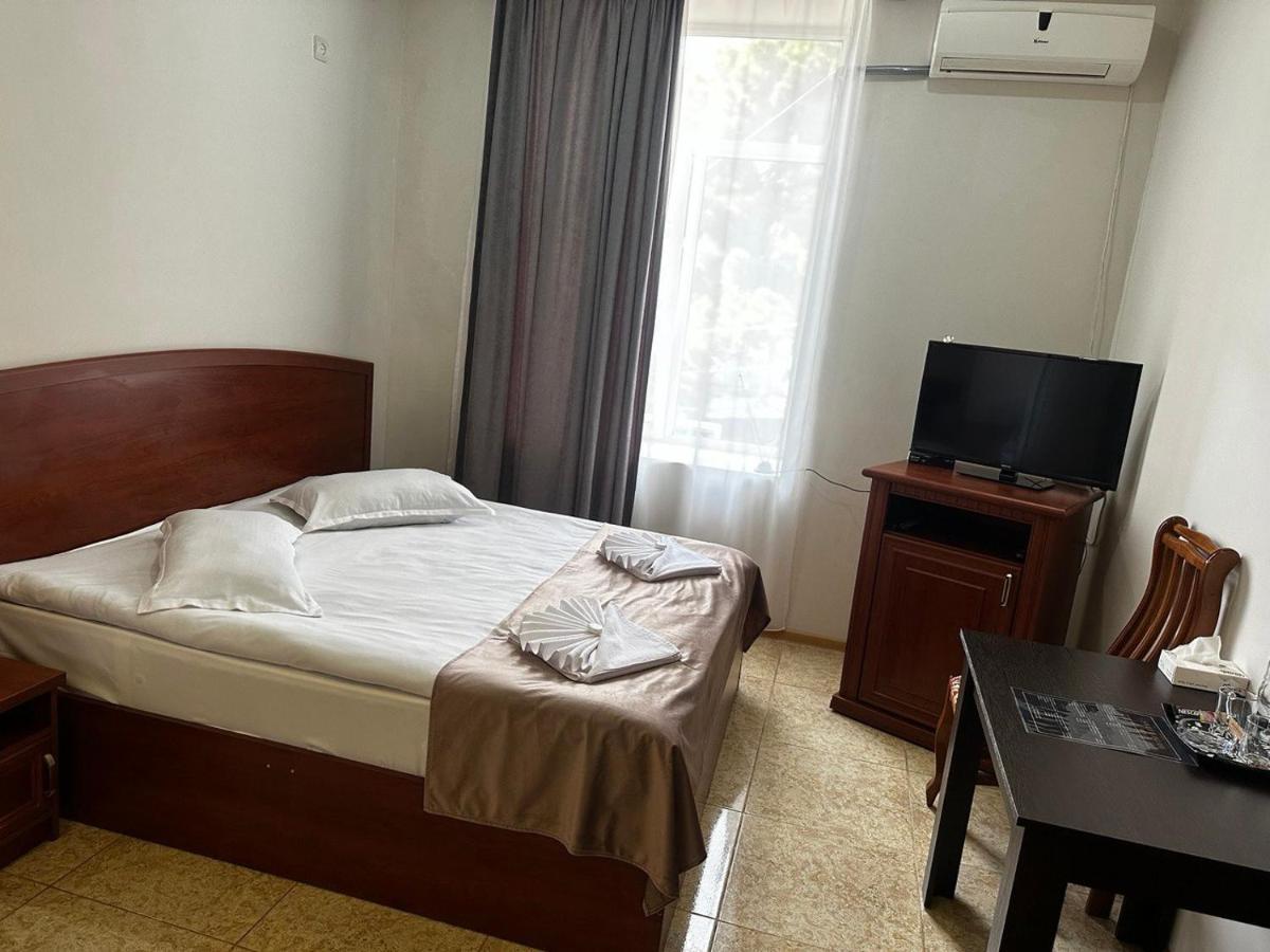 Sweet Home Hotel Meghri Εξωτερικό φωτογραφία